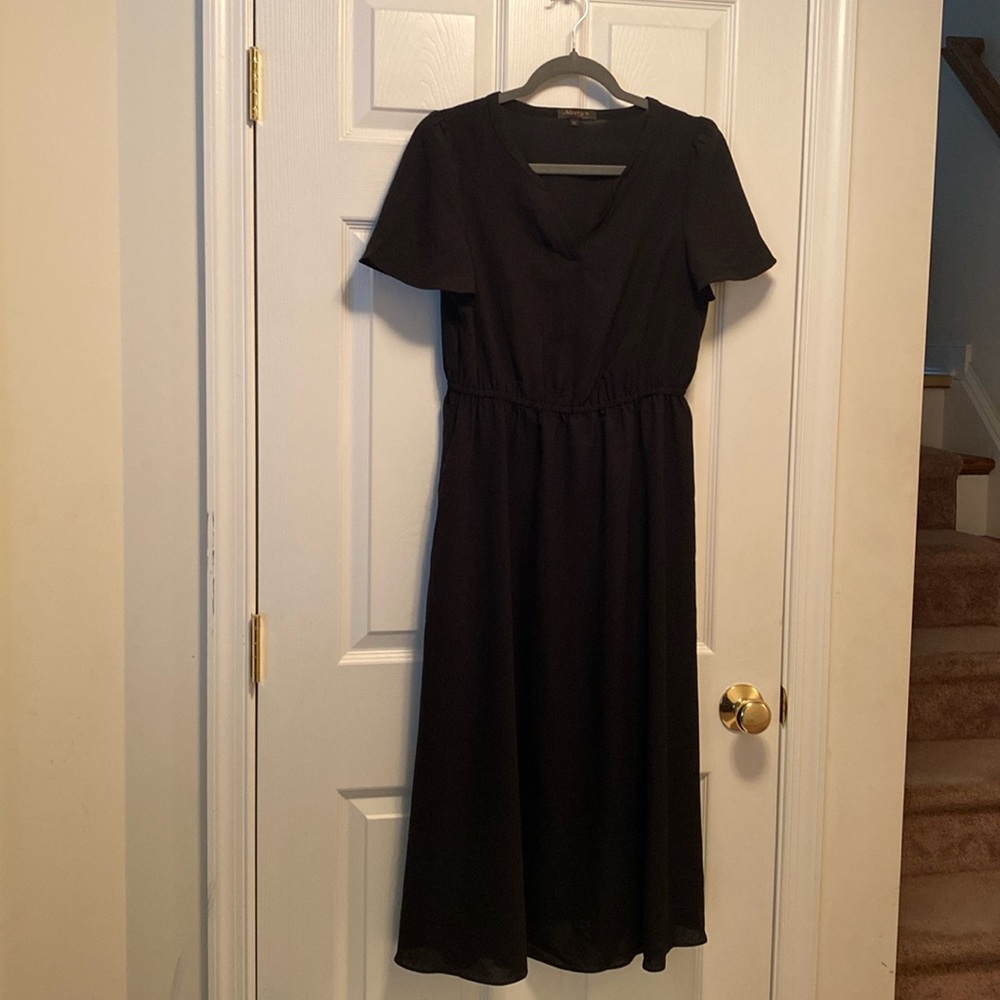Meetjen Elegant Black Midi Dress…size M